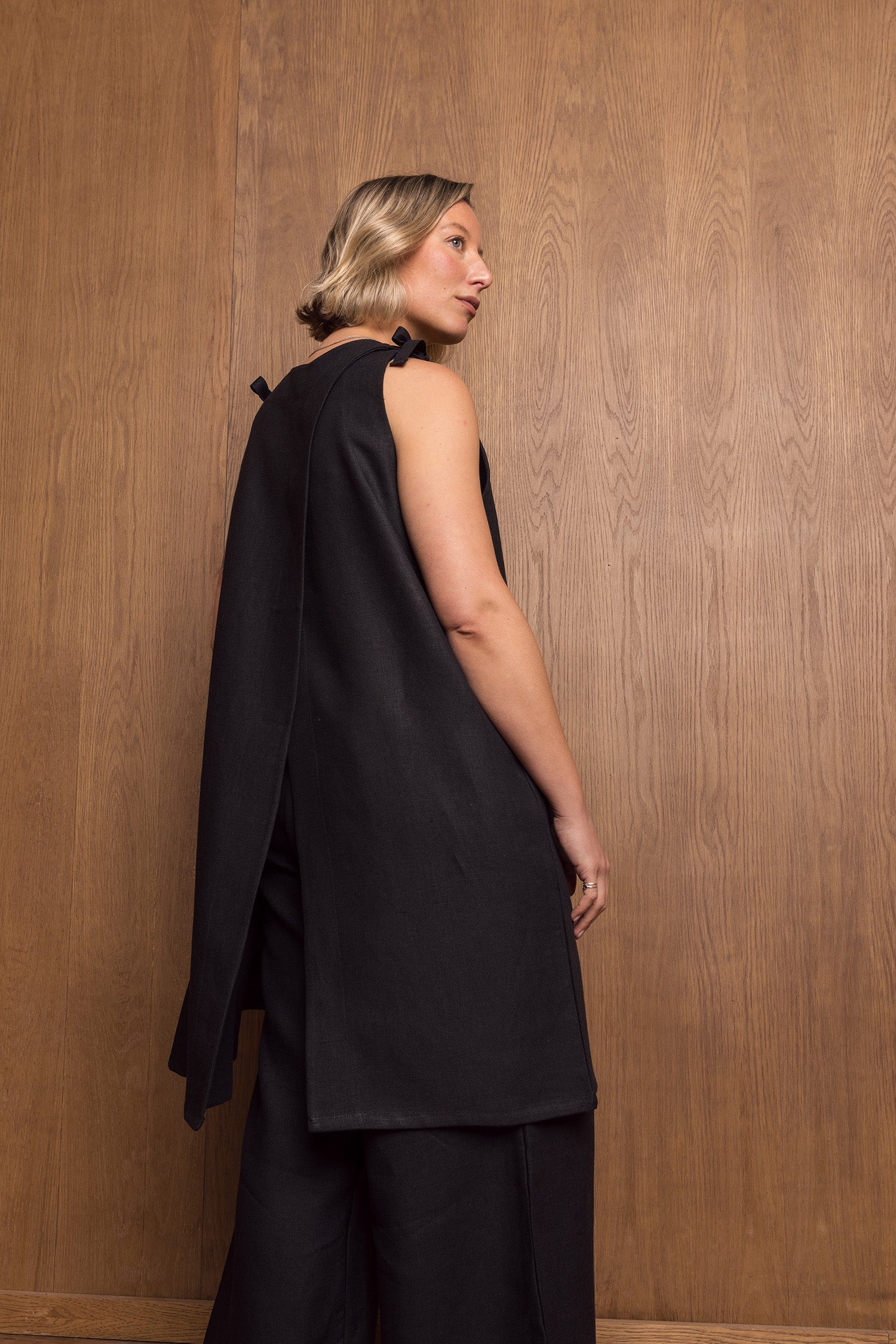 Ni Tunic in Black