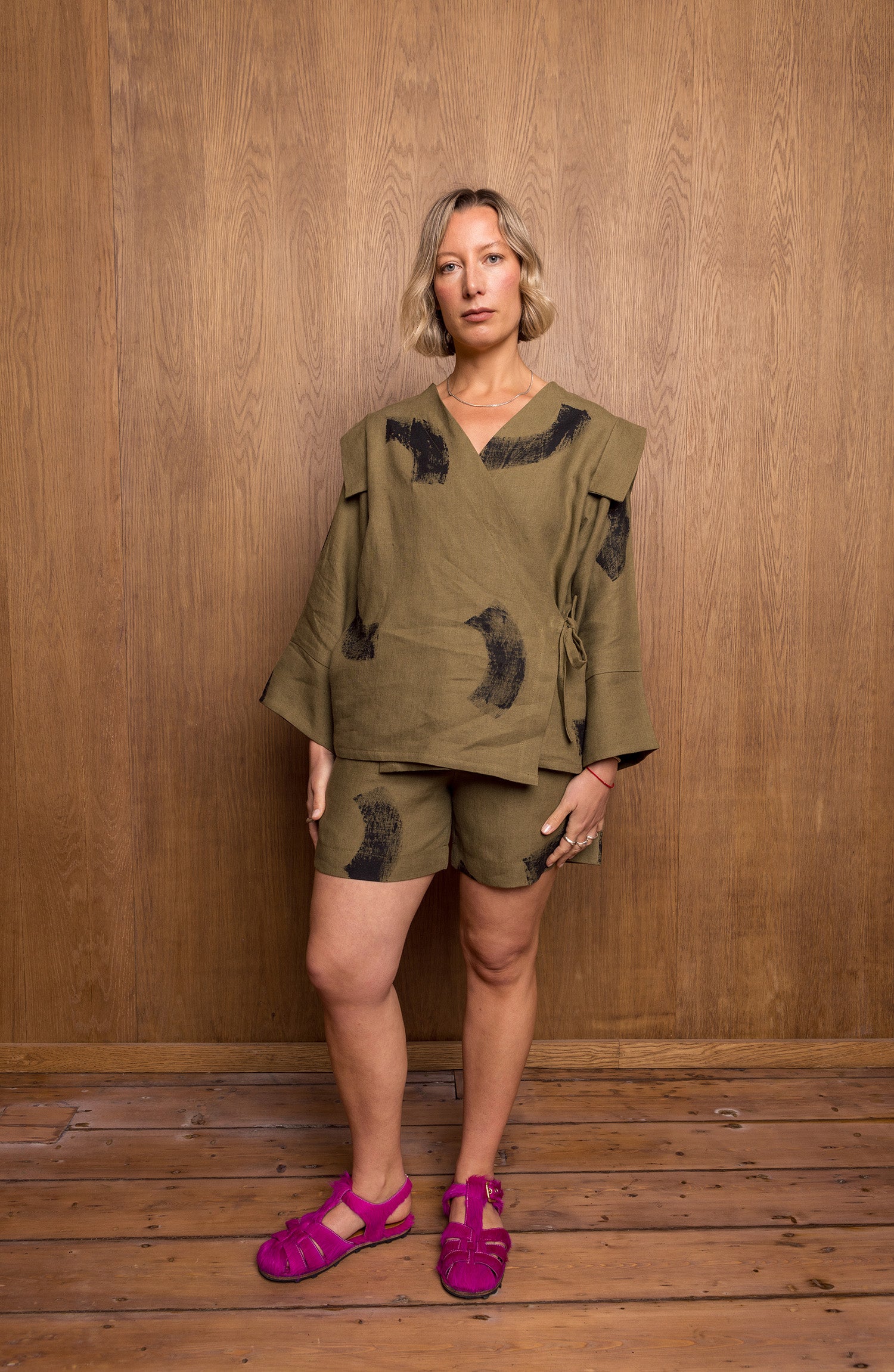 Painted Hiro Shorts in Khaki Linen