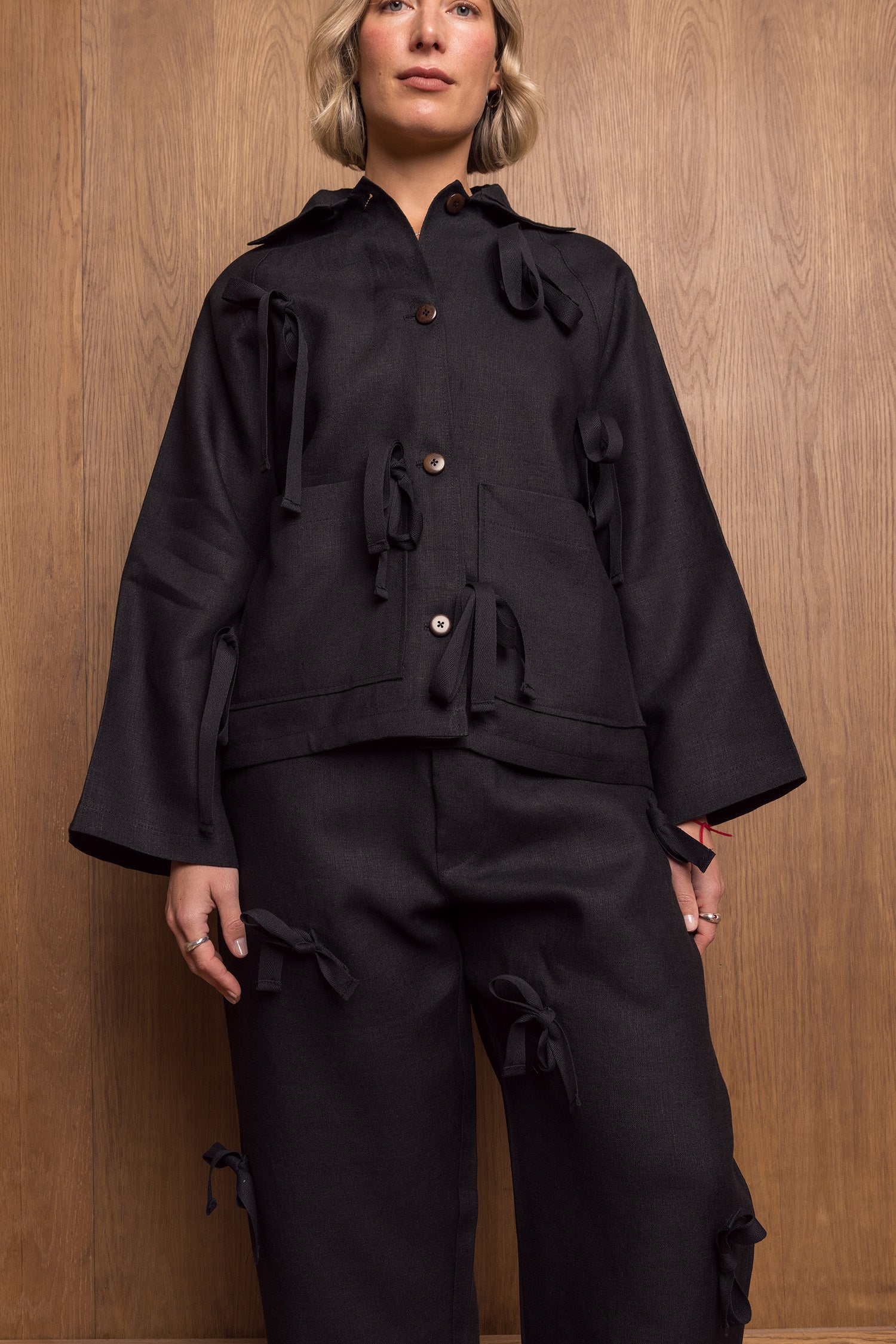 Bow Jaketto in Black