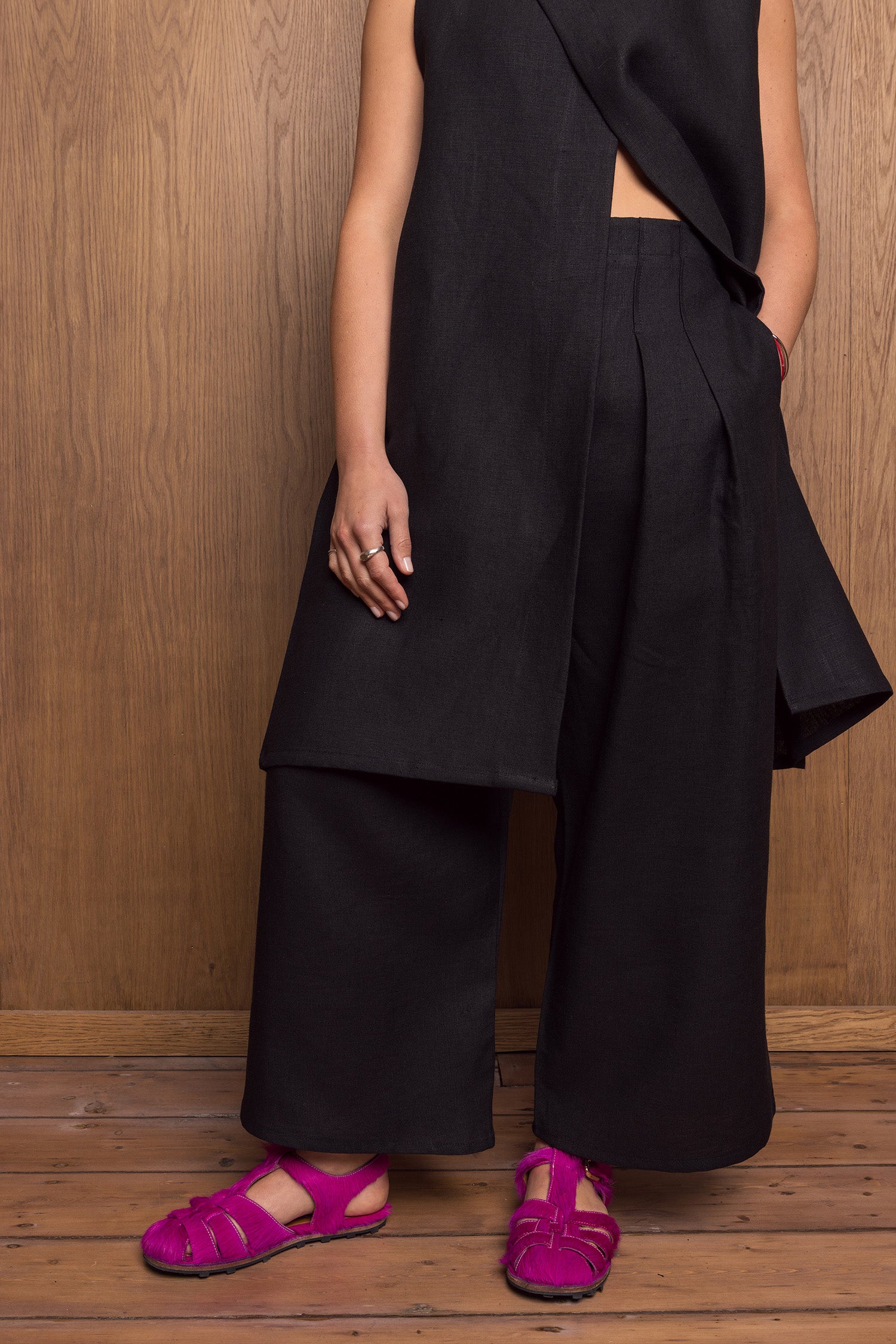Purītsu Pants in Black Linen