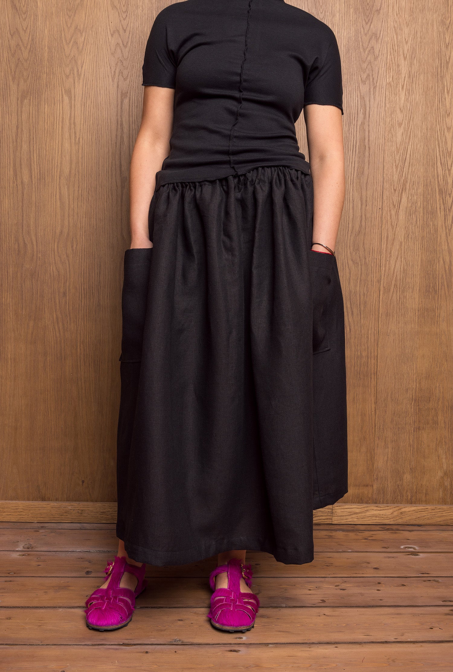 Yūtiriti Skirt in Black Linen