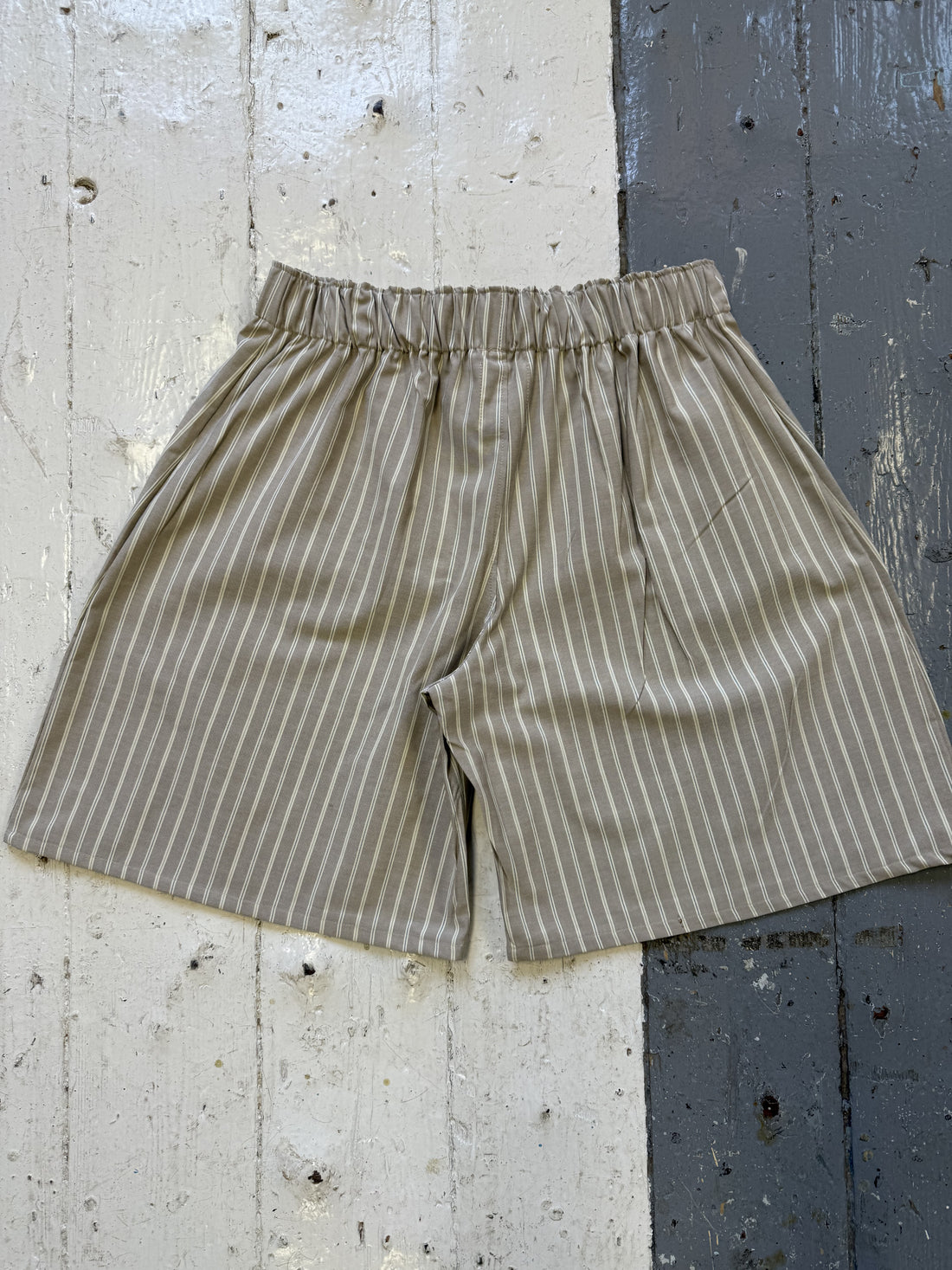 Pyjama Shorts in Brown Stripe