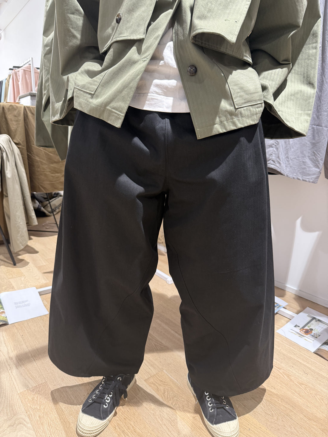 Nejireta Pants