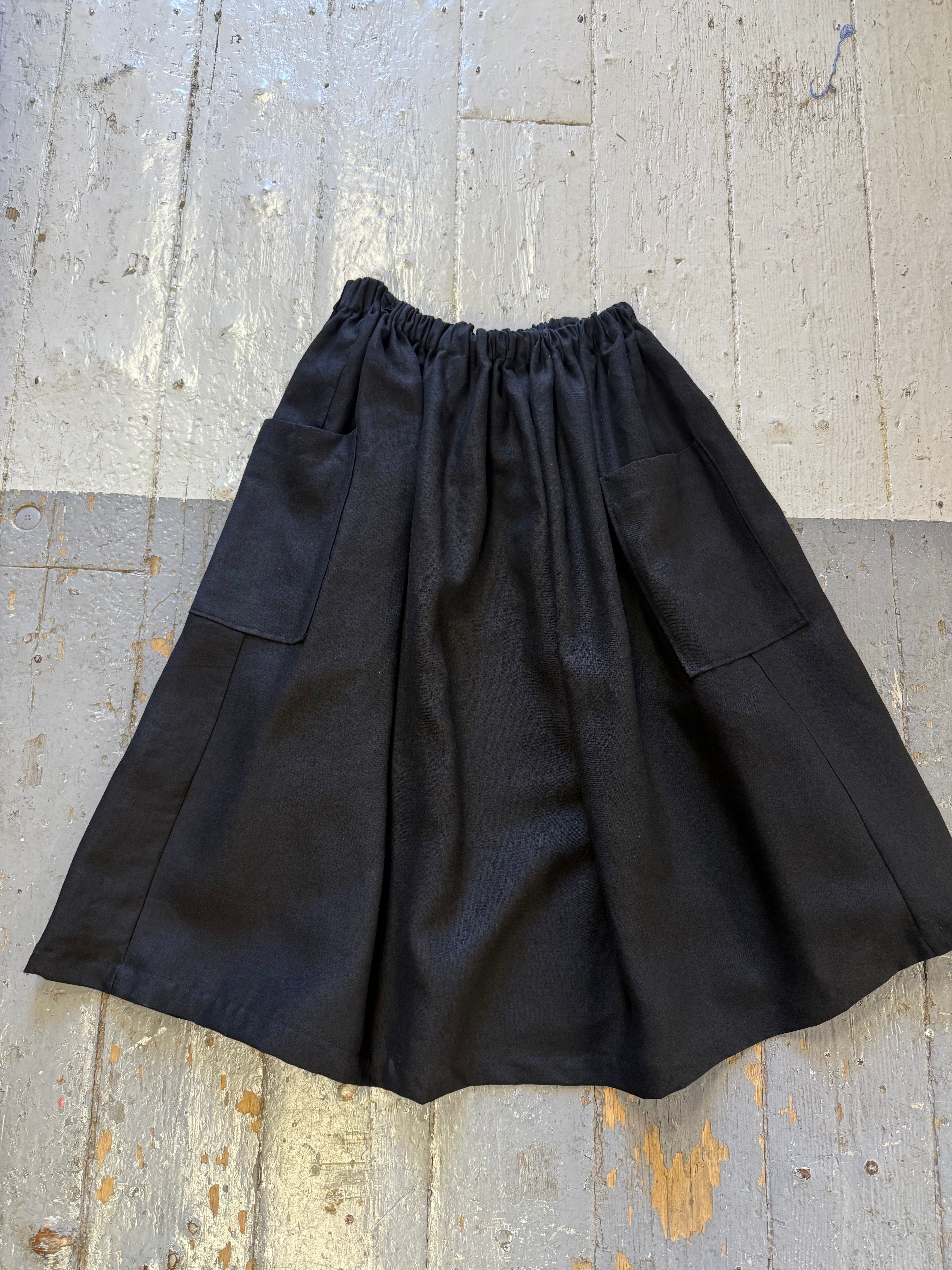 Yutiritu Skirt Sample (XS-M)