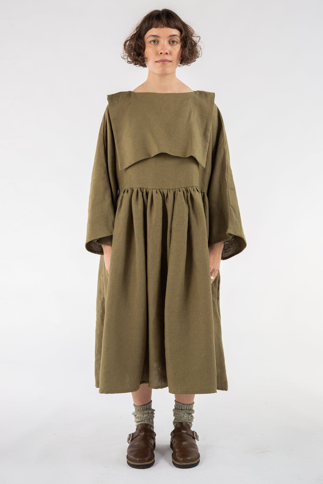 Sēra Kozo Dress in Khaki linen